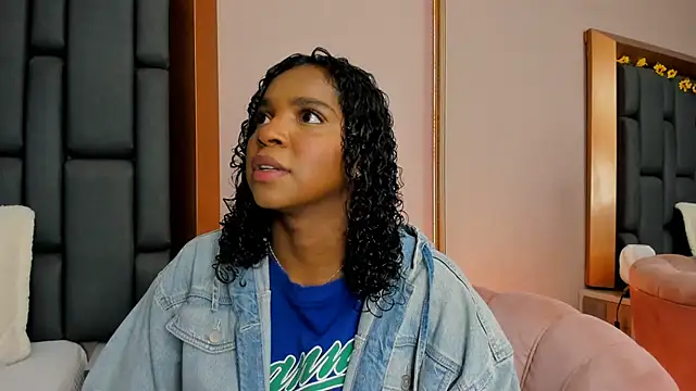 LisaMendez online show from December 1, 4:06 am