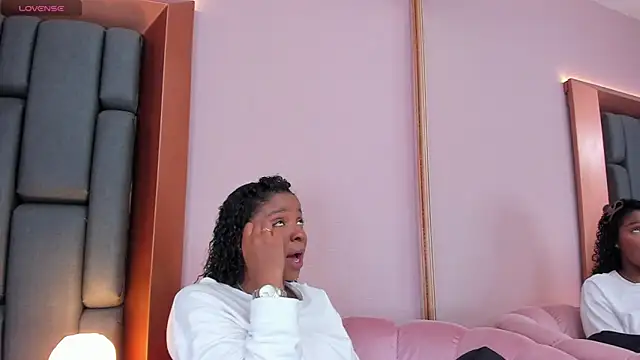 LisaMendez online show from March 6, 11:12 pm