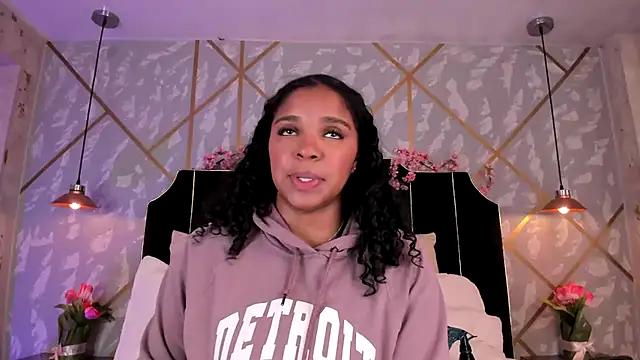 Snapshot of LisaMendez chatting on May 9, 3:56 am LisaMendez online show from May 9, 3:56 am