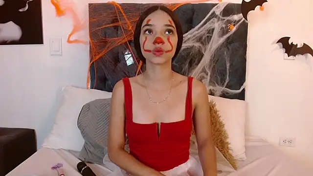 Snapshot of Lilith_Nocturne chatting on October 31, 4:52 pm Lilith Nocturne online show from October 31, 4:52 pm