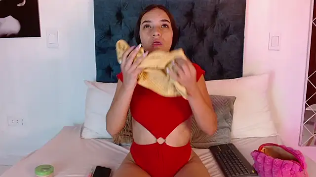 Snapshot of Lilith_Nocturne chatting on December 3, 7:01 pm Lilith Nocturne online show from December 3, 7:01 pm