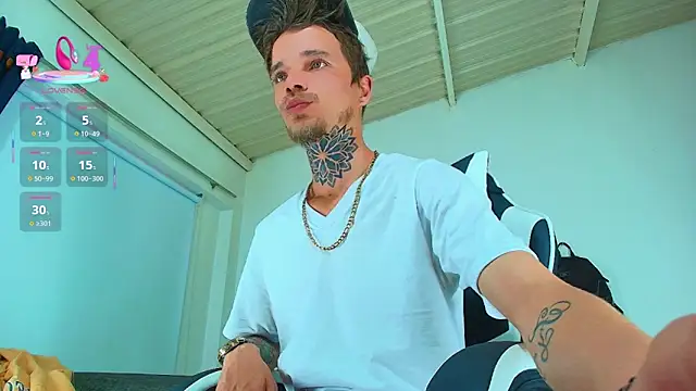 Snapshot of Gold_Loyal77 chatting on September 26, 10:25 pm Gold Loyal77 online show from September 26, 10:25 pm