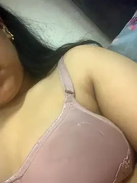 Snapshot of Roubi99six chatting on November 28, 7:55 am Roubi99six online show from November 28, 7:55 am