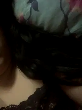 Snapshot of Roubi99six chatting on December 14, 5:57 am Roubi99six online show from December 14, 5:57 am