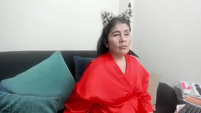 kiraGeiner online show from November 10, 7:24 pm