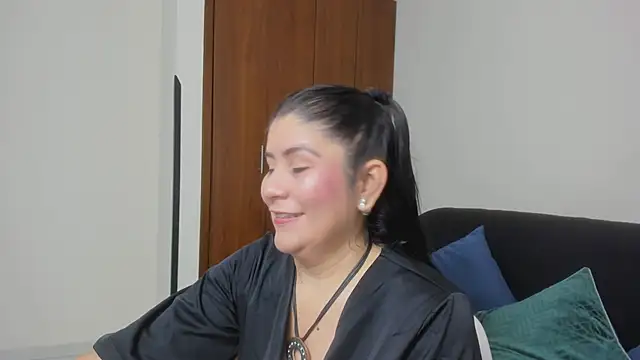 Snapshot of kiraGeiner chatting on June 8, 1:28 am kiraGeiner online show from June 8, 1:28 am