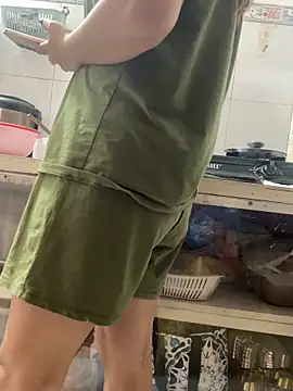 sharon-Hanna online show from December 17, 5:13 am