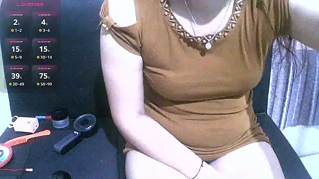 Snapshot of Owe_chan chatting on June 3, 8:39 am Owe chan online show from June 3, 8:39 am