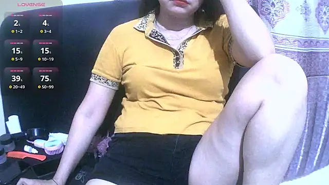 Snapshot of Owe_chan chatting on July 1, 9:33 am Owe chan online show from July 1, 9:33 am