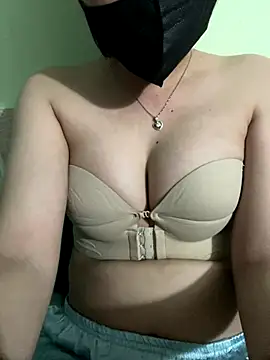 Snapshot of Nanaly99 chatting on November 22, 4:28 pm Nanaly99 online show from November 22, 4:28 pm