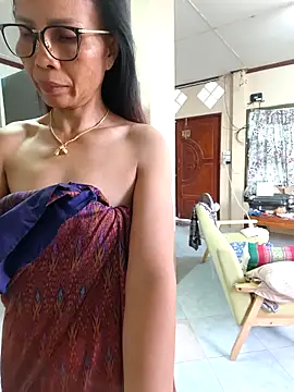 Snapshot of Mama_Eva_1 chatting on October 24, 12:19 am Mama Eva 1 online show from October 24, 12:19 am