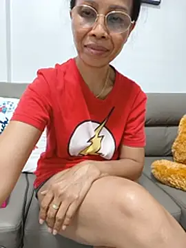 Snapshot of Mama_Eva_1 chatting on June 1, 10:17 am Mama Eva 1 online show from June 1, 10:17 am