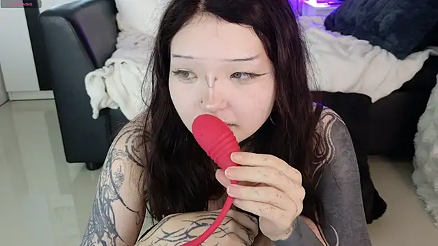 Snapshot of Lein_Bone chatting on June 6, 12:38 am Lein Bone online show from June 6, 12:38 am