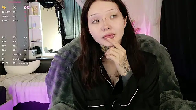 Snapshot of Lein_Bone chatting on June 14, 2:24 am Lein Bone online show from June 14, 2:24 am
