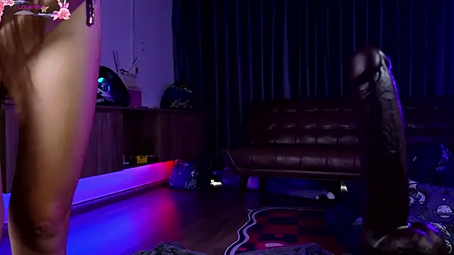 laxyflaxyy online show from December 4, 1:59 am