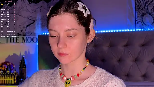 IrisPurrphy online show from December 15, 1:04 pm