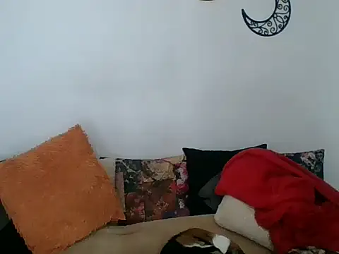 Snapshot of a_miss chatting on October 6, 8:50 pm a miss online show from October 6, 8:50 pm