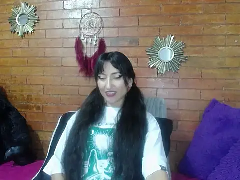 Snapshot of a_miss chatting on October 21, 10:32 pm a miss online show from October 21, 10:32 pm