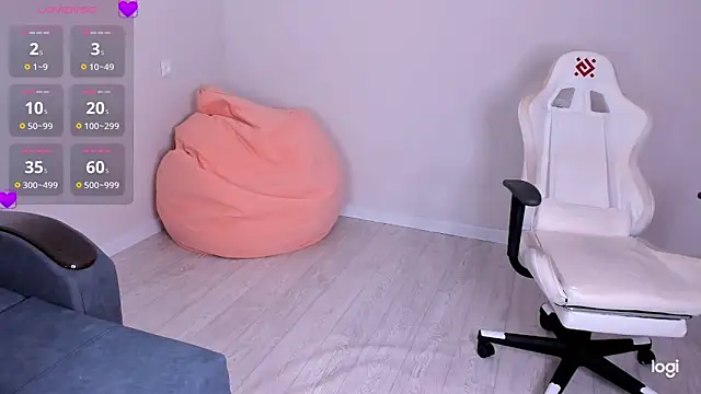 Snapshot of Momo_Ayase_ chatting on October 10, 2:16 pm Momo Ayase online show from October 10, 2:16 pm