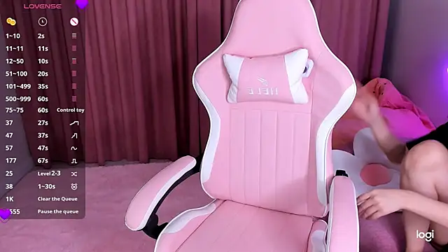 Snapshot of Momo_Ayase_ chatting on November 12, 2:28 pm Momo Ayase online show from November 12, 2:28 pm