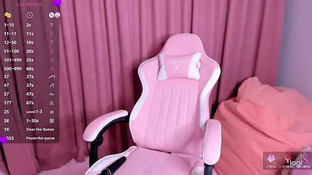 Snapshot of Momo_Ayase_ chatting on December 1, 2:11 pm Momo Ayase online show from December 1, 2:11 pm