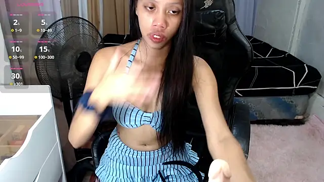 Snapshot of kourtneyluv_ chatting on May 10, 5:23 am kourtneyluv online show from May 10, 5:23 am