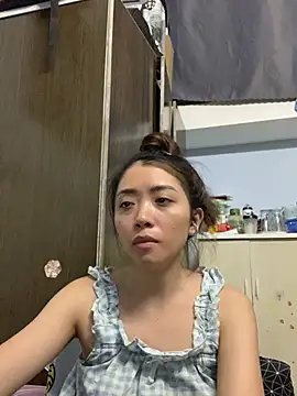 Snapshot of Minee1202 chatting on May 20, 2:18 am Minee1202 online show from May 20, 2:18 am