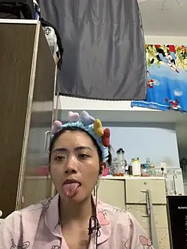 Snapshot of Minee1202 chatting on July 2, 5:02 am Minee1202 online show from July 2, 5:02 am