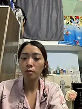 Snapshot of Minee1202 chatting on July 4, 1:12 am Minee1202 online show from July 4, 1:12 am