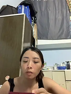 Snapshot of Minee1202 chatting on July 17, 6:31 am Minee1202 online show from July 17, 6:31 am
