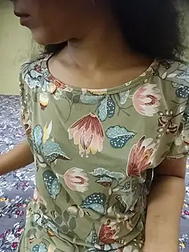 Snapshot of Snaya-baby chatting on June 4, 5:24 am Snaya-baby online show from June 4, 5:24 am