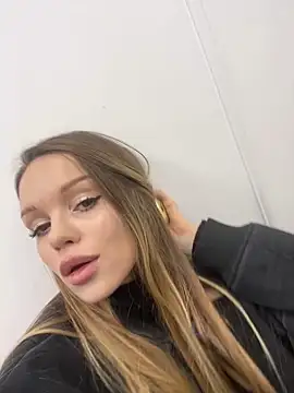 MarilynNova online show from October 28, 4:16 am