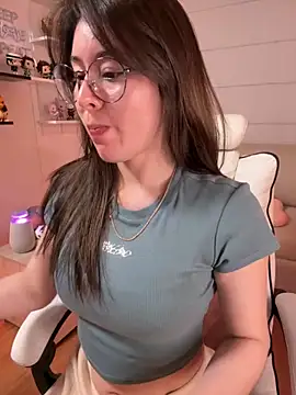 Snapshot of Sharon_07 chatting on October 24, 11:23 pm Sharon 07 online show from October 24, 11:23 pm