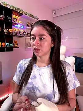 Snapshot of Sharon_07 chatting on December 13, 11:32 pm Sharon 07 online show from December 13, 11:32 pm