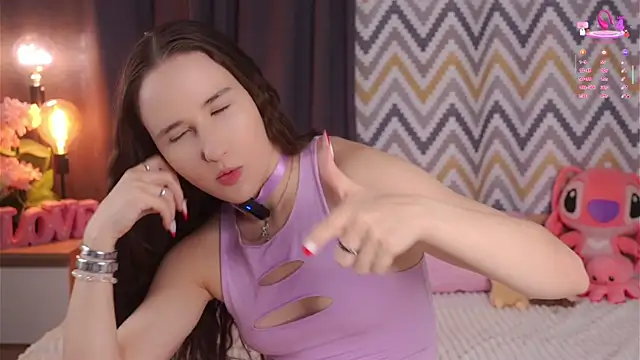 Snapshot of MaudAle chatting on November 22, 1:15 am MaudAle online show from November 22, 1:15 am