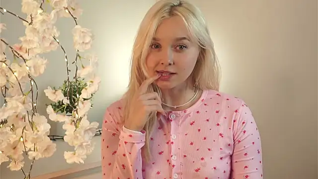 AccaCroyle online show from November 23, 8:08 pm