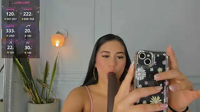 Jazmiinee online show from January 6, 7:17 pm