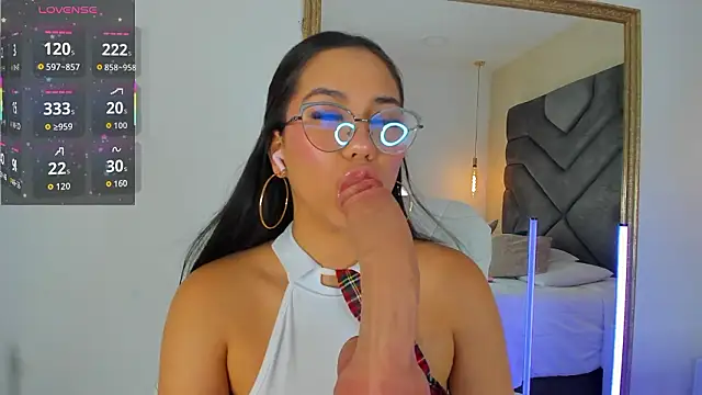 Jazmiinee online show from February 23, 7:22 pm