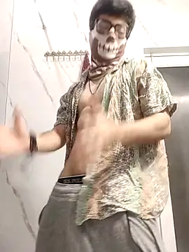 Snapshot of mrmasseur06 chatting on May 5, 7:44 pm mrmasseur06 online show from May 5, 7:44 pm