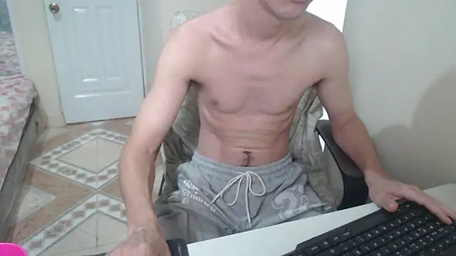 Snapshot of Sexxx20 chatting on July 17, 11:28 am Sexxx20 online show from July 17, 11:28 am