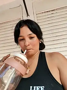 Lily-o online show from November 26, 2:07 pm