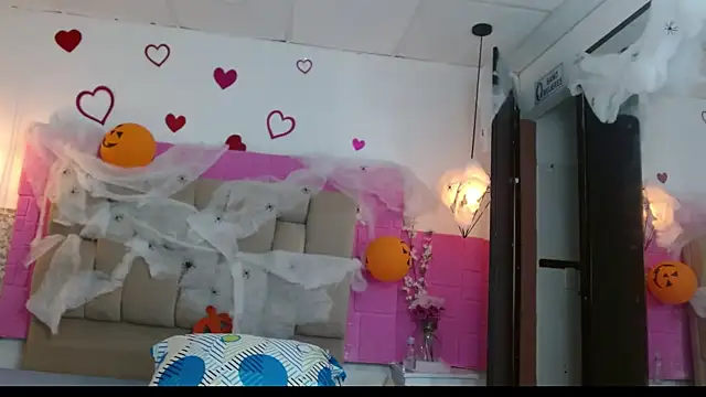 Snapshot of Damary_Leon chatting on October 27, 6:56 pm Damary Leon online show from October 27, 6:56 pm