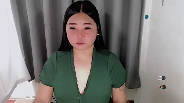 Snapshot of Yhana_Slut chatting on October 1, 6:30 am Yhana Slut online show from October 1, 6:30 am