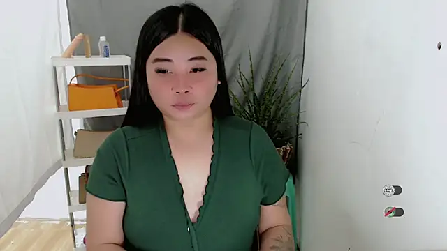 Snapshot of Yhana_Slut chatting on November 28, 1:25 pm Yhana Slut online show from November 28, 1:25 pm