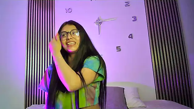 --MiaKhalifa-- online show from October 22, 3:23 pm