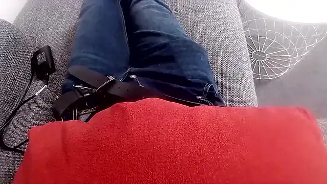 cucciolotto76 online show from November 15, 1:40 pm