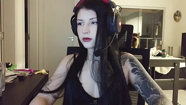 Snapshot of Privad_ravenna chatting on May 21, 10:28 pm Privad ravenna online show from May 21, 10:28 pm