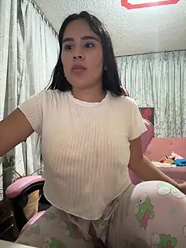 Snapshot of laure_torres chatting on May 14, 2:51 am laure torres online show from May 14, 2:51 am
