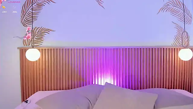 Snapshot of Valleriie_ chatting on July 22, 4:10 pm Valleriie online show from July 22, 4:10 pm