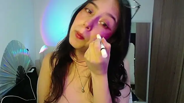 Snapshot of immisssilver chatting on October 1, 2:28 am immisssilver online show from October 1, 2:28 am